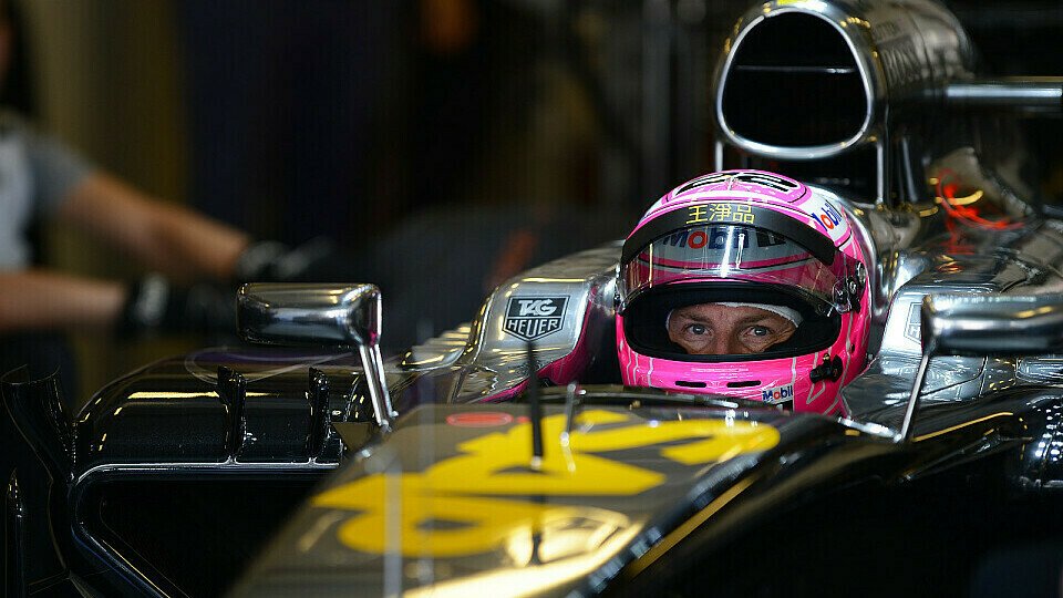 Button bleibt McLaren treu, Foto: Sutton