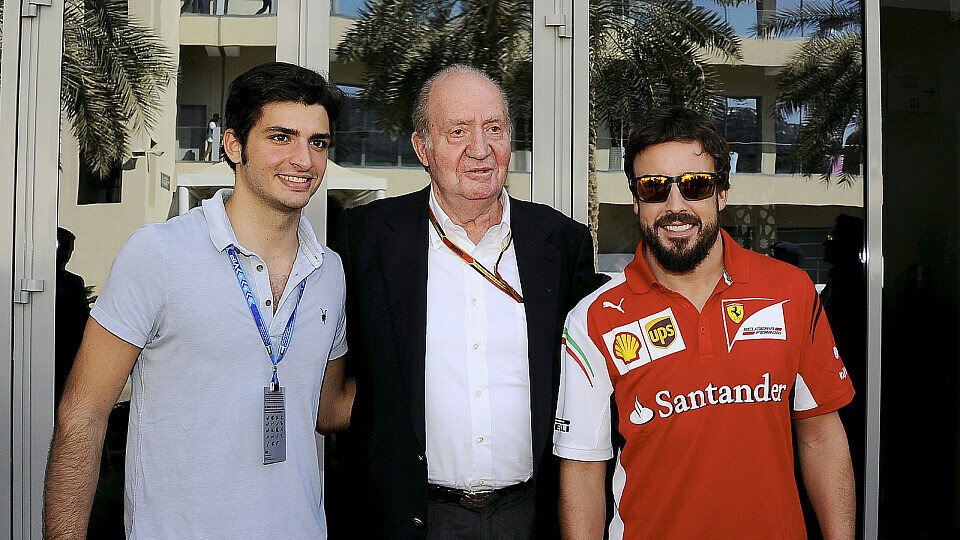 Spanier unter sich: Carlos Sainz, König Juan Carlos und Fernando Alonso, Foto: Sutton