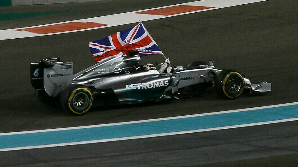 Lewis Hamilton setzte sich am Start durch, Foto: Sutton
