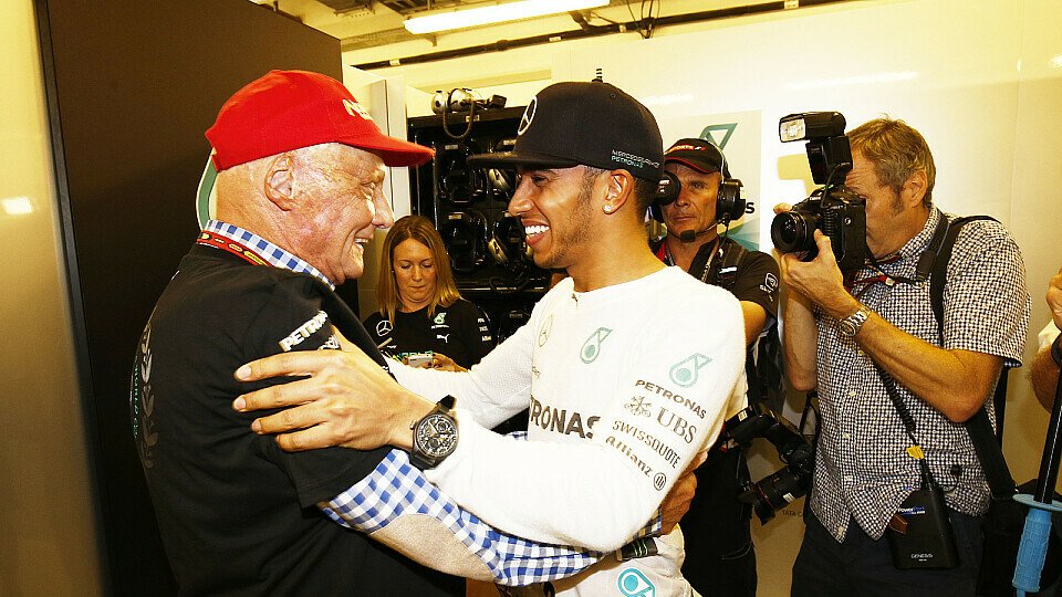 Niki Lauda rechnet damit, dass Lewis Hamilton Mercedes die Treue hält, Foto: Mercedes-Benz