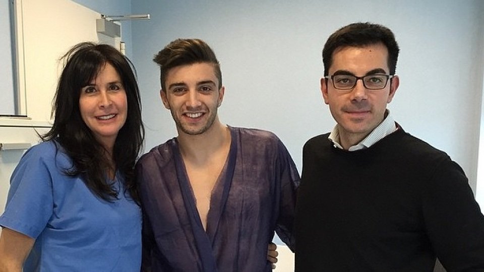 Andrea Iannone konnte nach dem Eingriff schon wieder lachen, Foto: Instagram / Andrea Iannone
