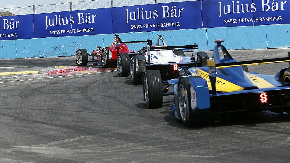 Die Fahrer begeben sich in vier Gruppen aufgeteilt auf Zeitenjagd, Foto: Formel E