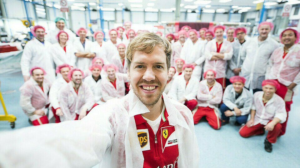 Sebastian Vettels Selfie mit der neuen Crew, Foto: Ferrari