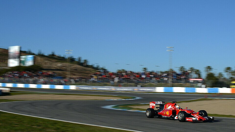 Sebastian Vettel kann sich mit der neuen Technik nicht anfreunden, Foto: Sutton