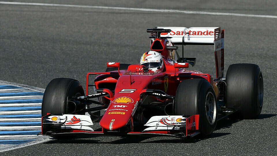 Sebastian Vettel sorgt mit Bestzeit am ersten Tag für eine Überraschung, Foto: Sutton