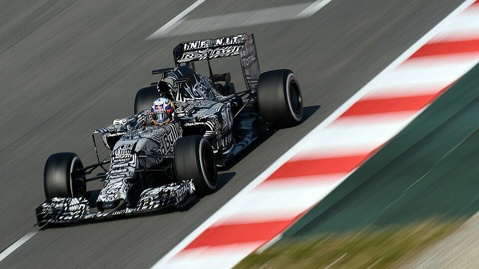 Daniel Ricciardo war am zweiten Testtag in Barcelona nicht zu schlagen, Foto: Sutton
