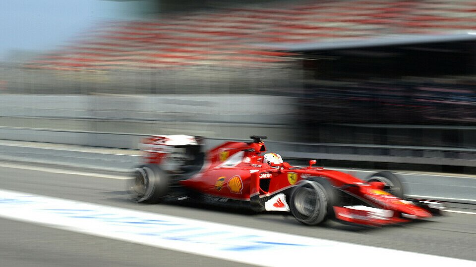 Sebastian Vettel erholte sich schnell von seinem morgendlichen Ausritt ins Kiesbett, Foto: Sutton