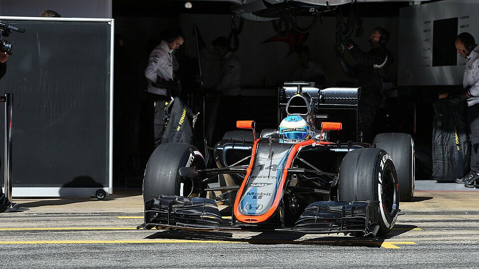 Bald wieder im Cockpit: Fernando Alonsos Manager hegt keine Zweifel am Malaysia-Start, Foto: Sutton
