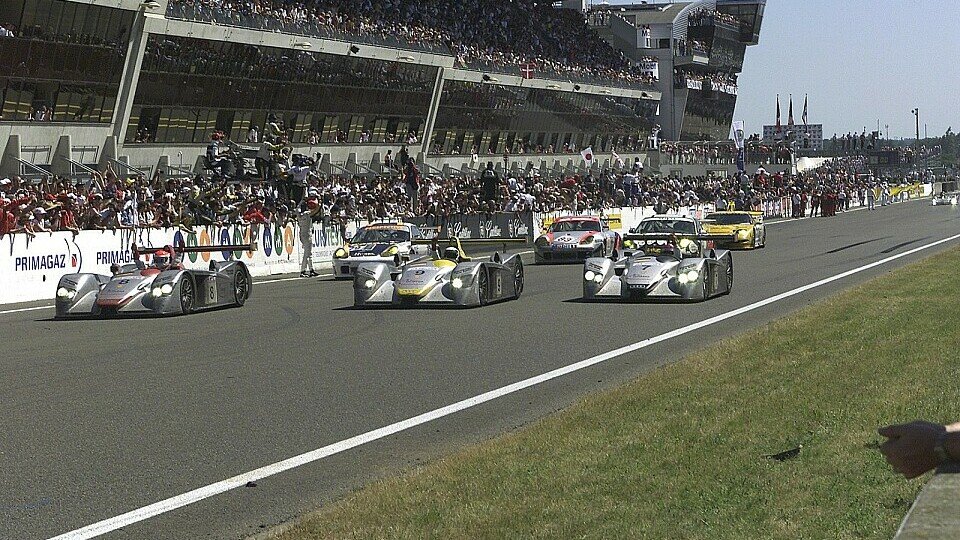 Bei den 24 Stunden von Le Mans 2000 feierte Audi mit dem R8 einen Dreifacherfolg, Foto: Audi