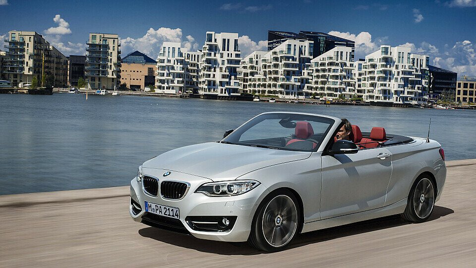 Fahrer des neuen 2er Cabrios behalten im Sommer einen kühlen Kopf, Foto: BMW