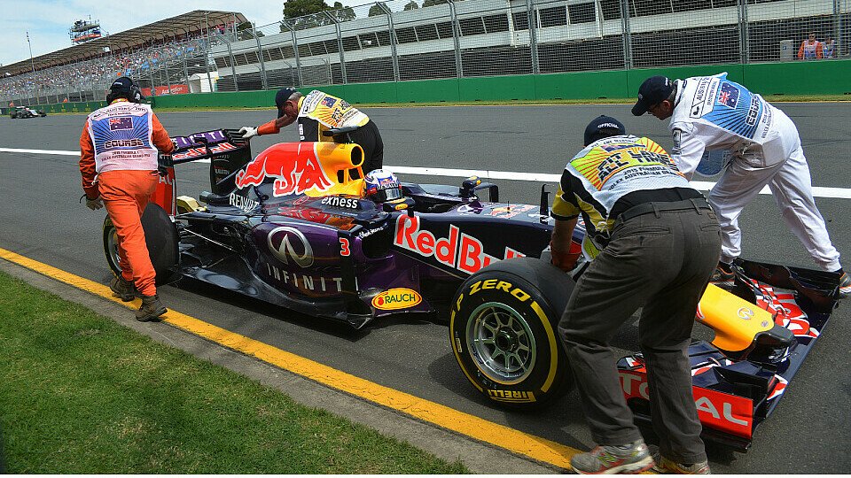 Renault gibt Red Bull eine Teilschuld für die Misere, Foto: Sutton