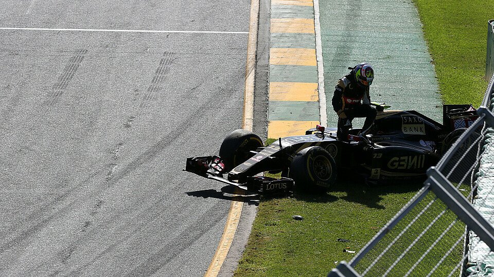 Pastor Maldonado kam beim Saisonauftakt in Melbourne zwei Kurven weit, Foto: Sutton