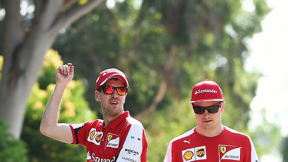 Räikkönen und Vettel bilden auch nächstes Jahr das Ferrari-Gespann. Die Freude ist Kimi anzusehen., Foto: Sutton