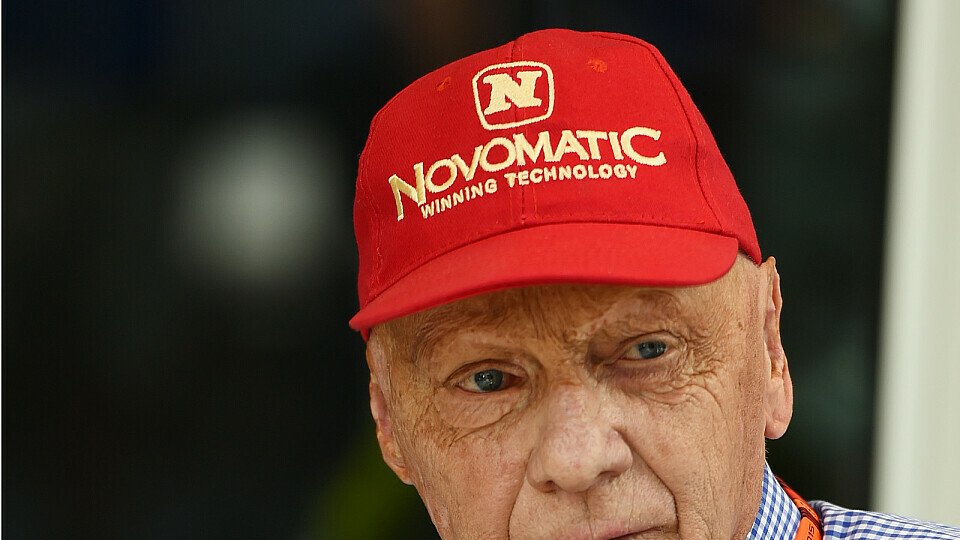 Niki Lauda könnte sich mit 20 Mercedes-Benz-Aggregaten gut anfreunden, Foto: Sutton
