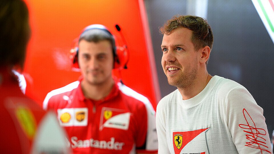 Sebastian Vettel kümmert sich um die Nachwuchstalente