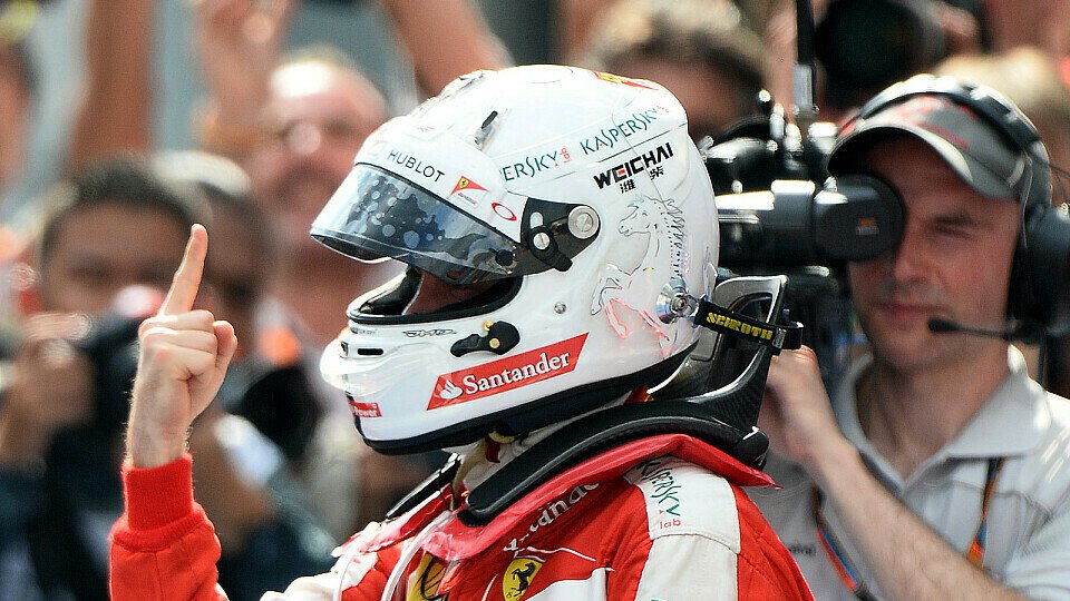 Da ist er wieder, der Vettel-Finger: Der vierfache Weltmeister siegt für Ferrari in Sepang, Foto: Sutton
