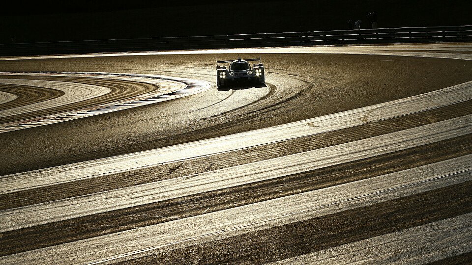 Porsche zeigte sich von den Rundenzeiten der Konkurrenz beeindruckt, Foto: Porsche