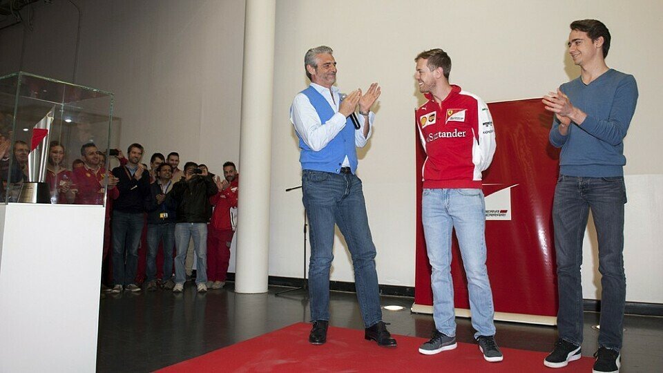 Vettel stattete den Mitarbeitern in Maranello einen Besuch ab, Foto: Ferrari