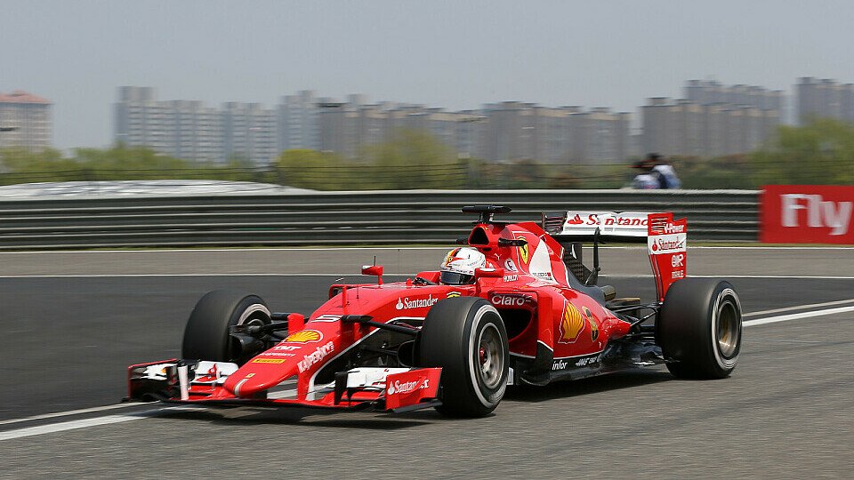 Sebastian Vettel sieht Mercedes im Vorteil, Foto: Sutton