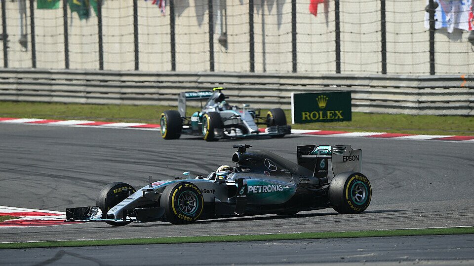 Bislang beisst sich Rosberg an Hamilton die Zähne aus, Foto: Sutton