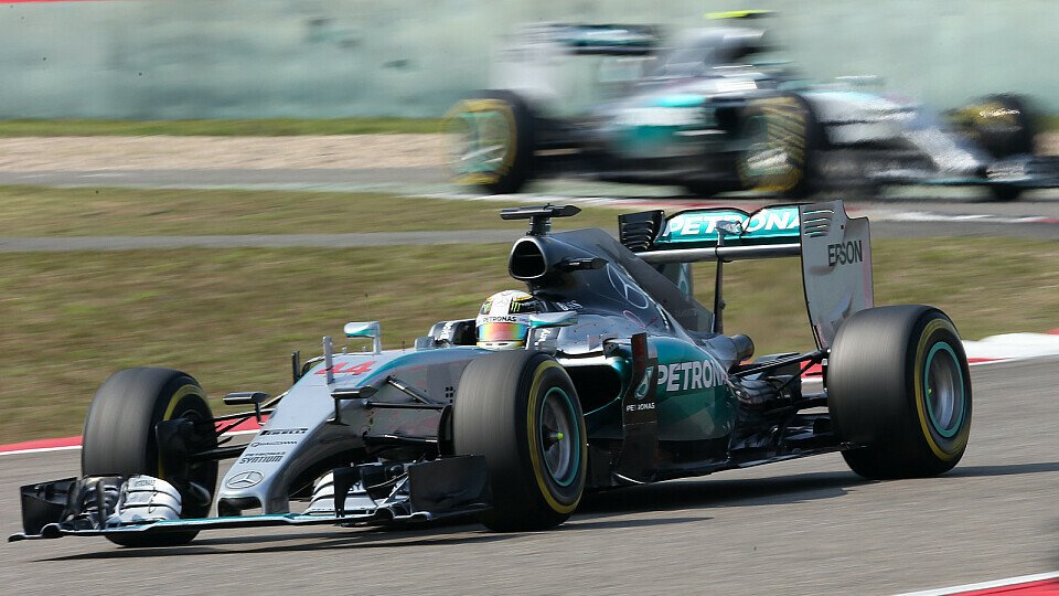 Lewis Hamilton vs. Nico Rosberg. Toto Wolff versteht beide Parteien, Foto: Sutton