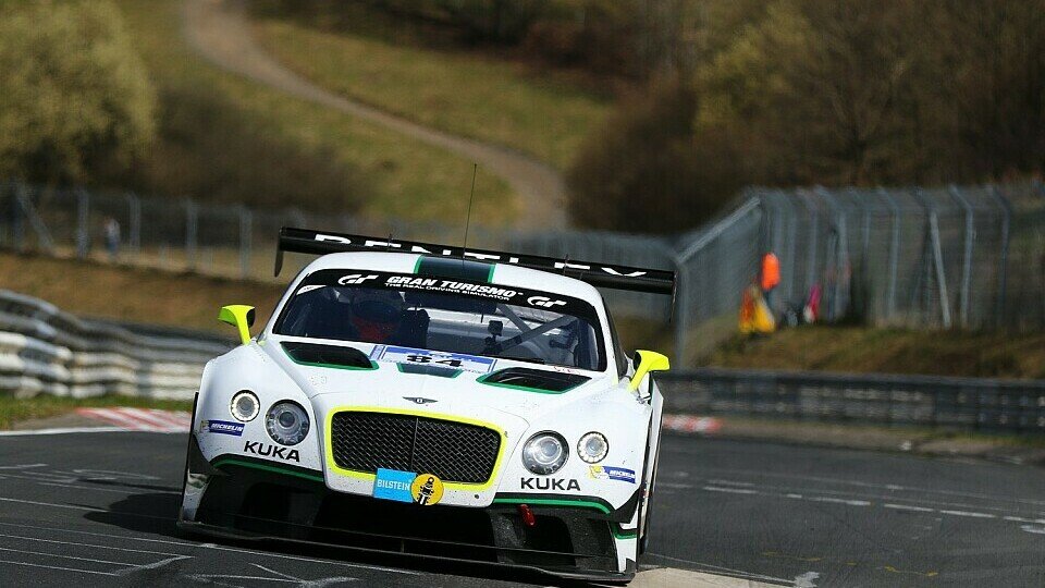 Christian Menzel im Bentley Continental GT3 auf dem Nürburgring