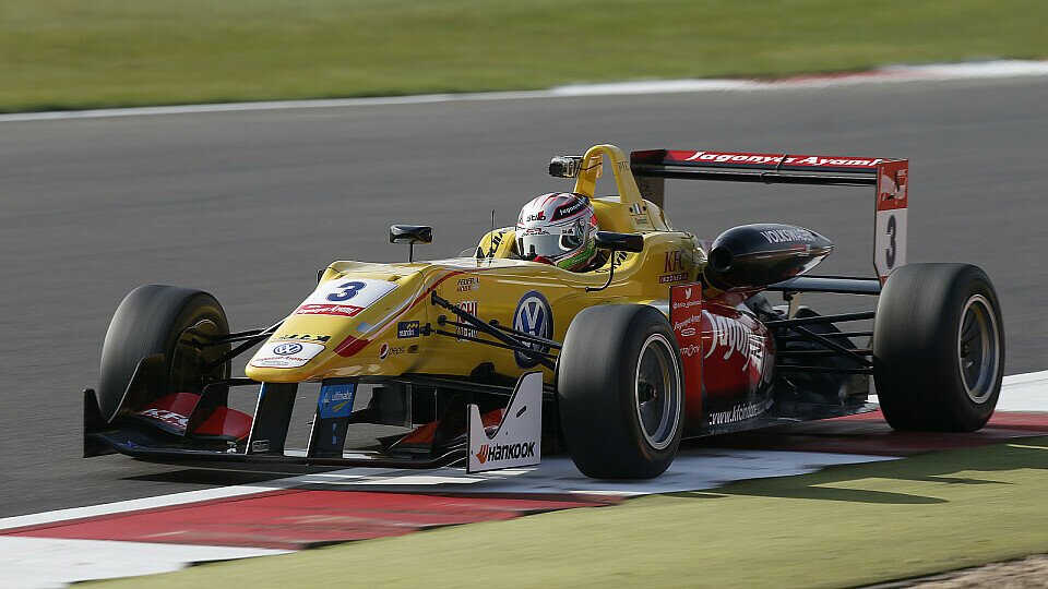 Antonio Giovianzzi ist in Hockenheim der Gejagte, Foto: FIA F3