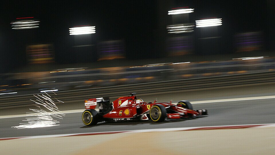 Sebastian Vettel hat 2015 die Erwartungen übertroffen. 2016 steigen sie damit rapide., Foto: Sutton