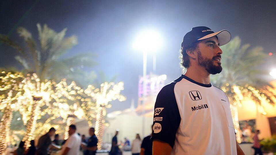 Fernando Alonso steht in den Rennen derzeit eher selten im Rampenlicht, Foto: Sutton