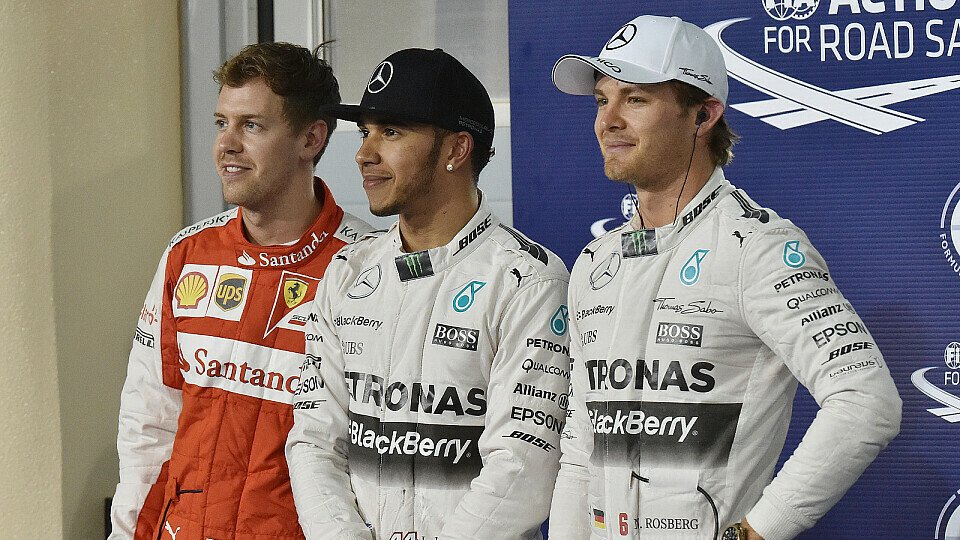 Die drei üblichen Verdächtigen: Lewis Hamilton zwischen Sebastian Vettel und Nico Rosberg, Foto: Sutton