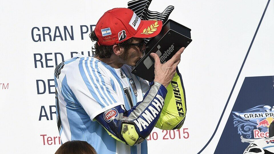 Valentino Rossi hat das Feiern nicht verlernt, Foto: Yamaha