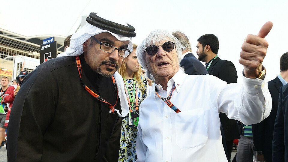 Bernie Ecclestone und Bahrains Kronprinz Salman bin Hamad Al Chalifa beim Rennen 2015, Foto: Sutton