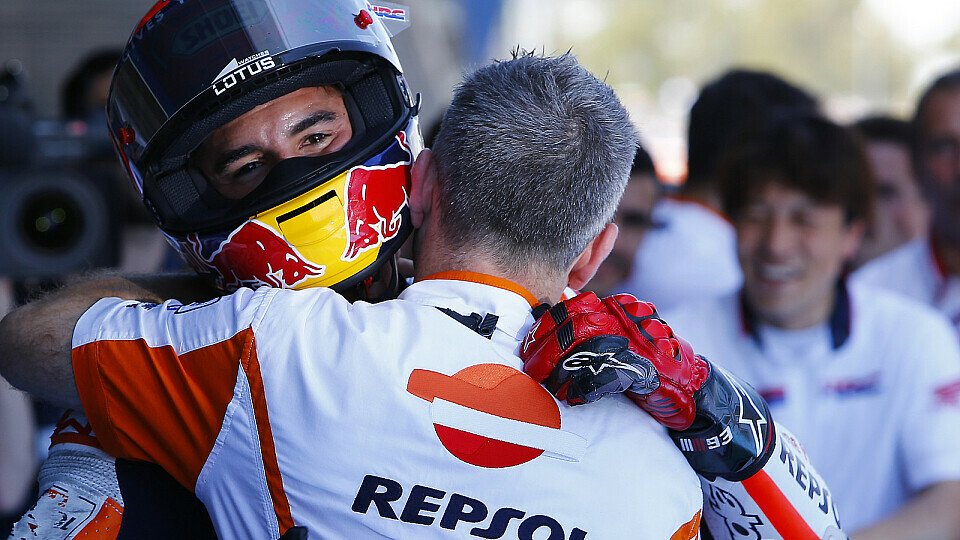 Marc Marquez feierte Platz zwei in Jerez ausgelassen mit seinem Team, Foto: Repsol