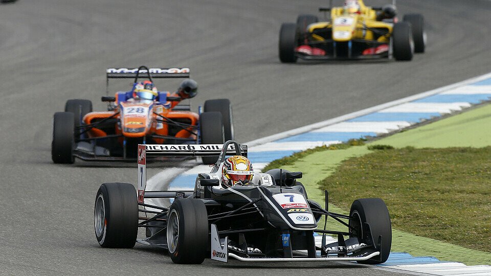Flotter Rookie: Charles Leclerc zeigte den Erfahrenen, wie es geht, Foto: FIA F3
