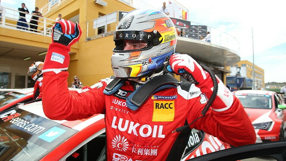 Oriola gewann das erste Rennen in Valencia, Foto: TCR