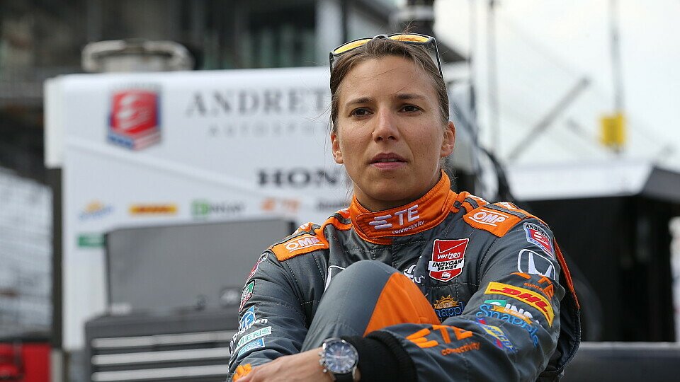 Simona de Silvestro steigt in London in ein Formel E-Cockpit