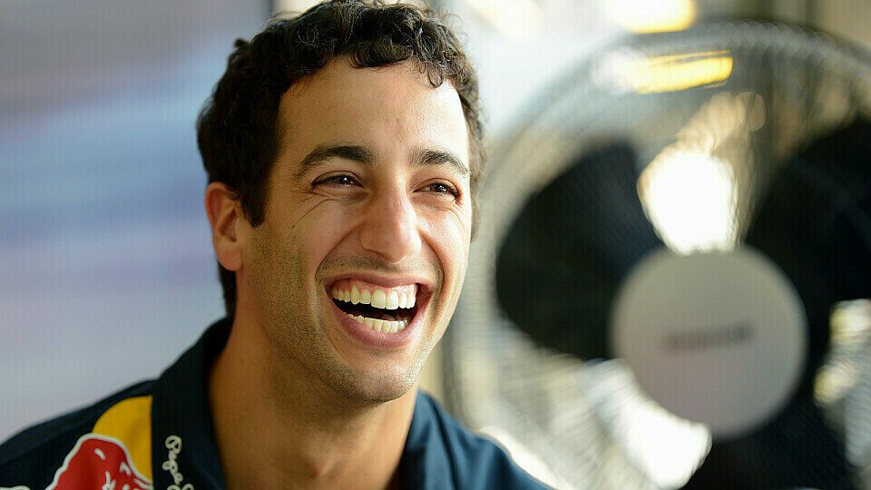 hat gut zu lachen: Heimaturlaub nach Maß für Daniel Ricciardo, Foto: Sutton
