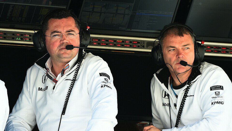 Der Kommandostand von McLaren muss ab 2016 aufpassen, was er seinen Piloten mitteilt, Foto: Sutton