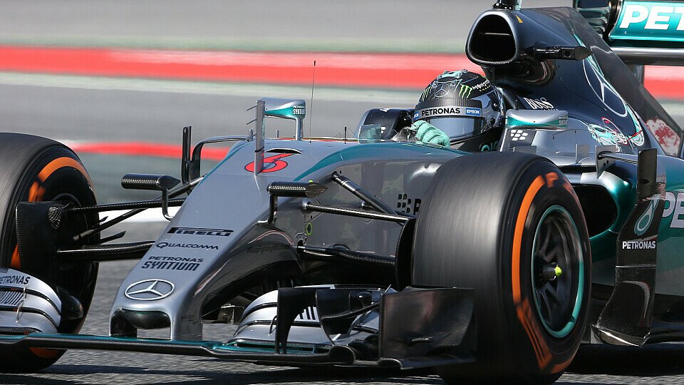 Nico Rosberg kann aufatmen: Endlich hat er Teamkollege Lewis Hamilton geschlagen, Foto: Sutton