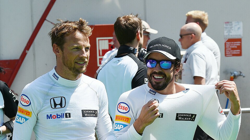Weltmeister verstehen sich: Button bescheinigt Alonso einen guten Charakter, Foto: Sutton