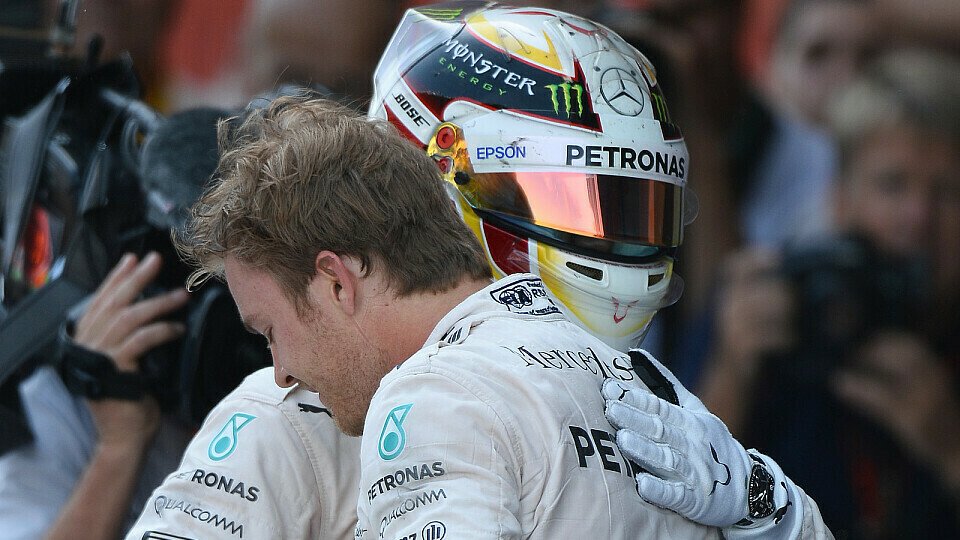 Keine Freunde mehr, aber Kollegen: Nico Rosberg und Lewis Hamilton, Foto: Sutton