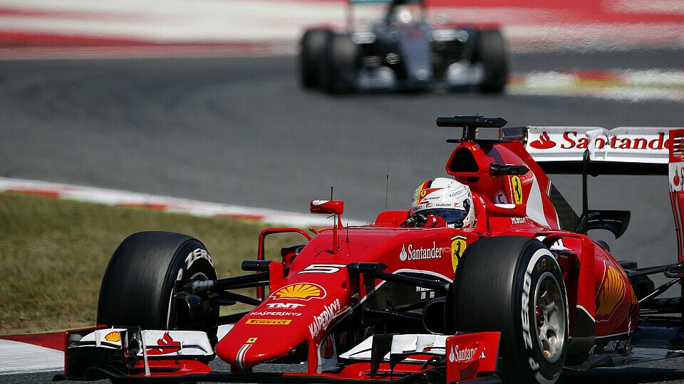Zieht Ferrari 2016 an Mercedes vorbei? Flavio Briatore glaubt nicht daran, Foto: Sutton