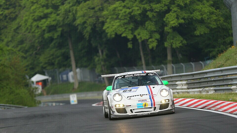 Die Huber-Porsche erreichen das Ziel, Foto: Patrick Funk