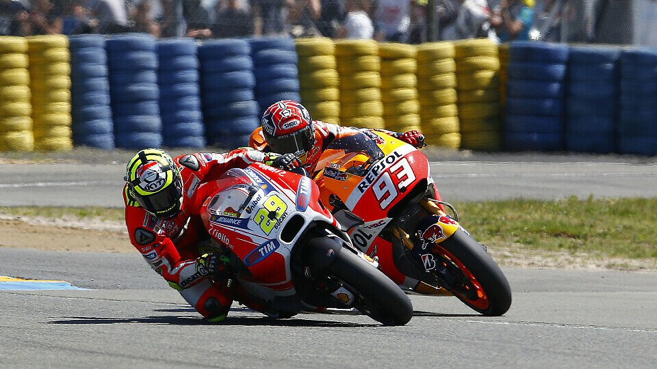 Marquez vs Iannone - es war das Duell der Endphase in Le Mans, Foto: Repsol Honda