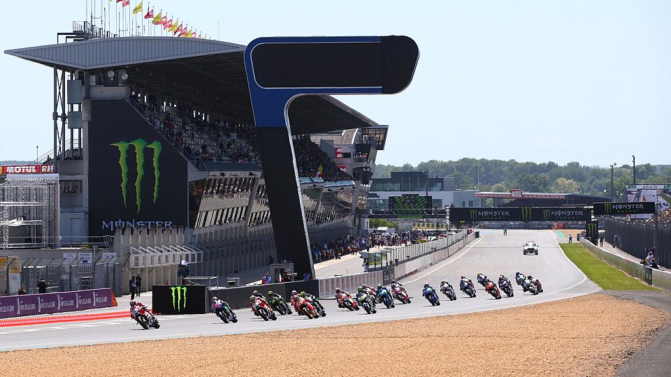 In Turn 1 von Le Mans möchte man lieber nicht stürzen als MotoGP-Fahrer, Foto: Monster