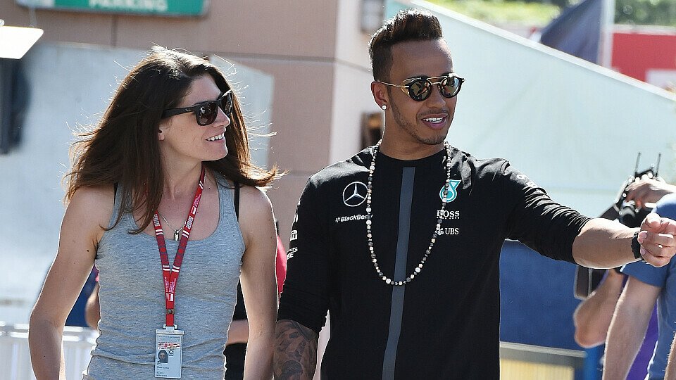Lewis Hamilton war in Monaco mal wieder auffällig im Fahrerlager unterwegs, Foto: Sutton