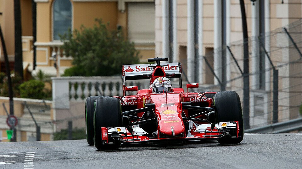 Vettel schockt Mercedes mit der Trainingsbestzeit, Foto: Sutton