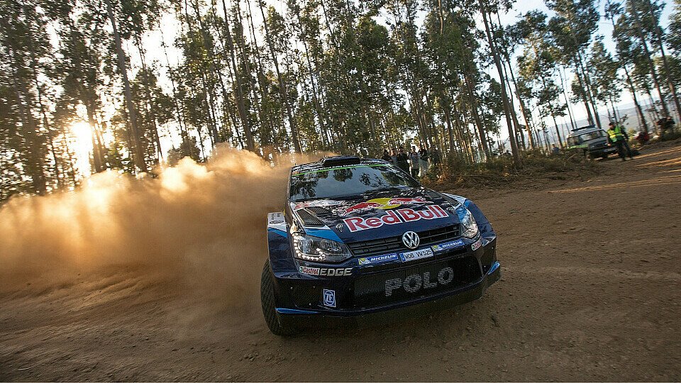 Jari-Matti Latvala geht mit einer knappen Führung in Tag drei der Rallye Portugal, Foto: Volkswagen Motorsport