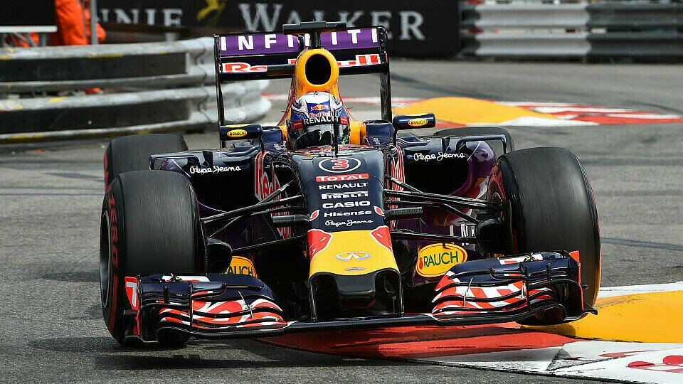 Daniel Ricciardo soll von P4 das erste Red-Bull-Podest 2015 einfahren, Foto: Sutton