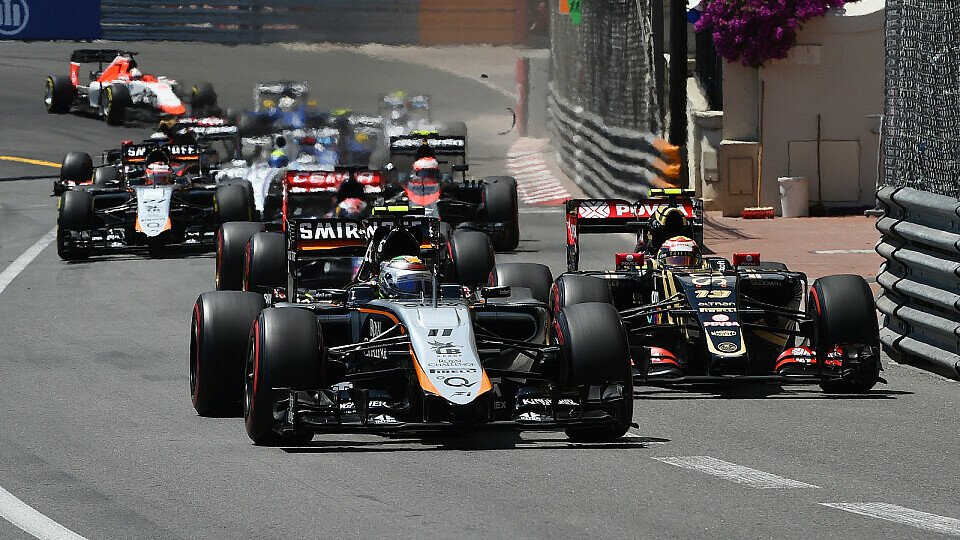 Beim Start in Monaco geht es immer besonders eng zu., Foto: Sutton